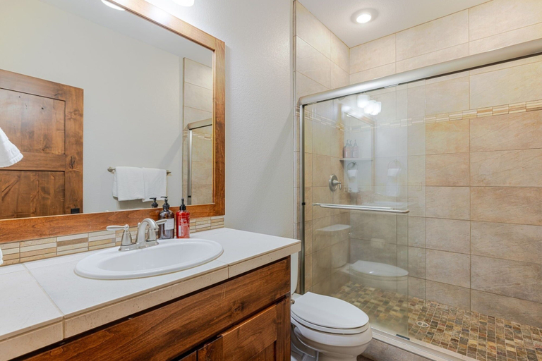 Bathroom 4, Points West 4 Bedroom Townhouse by RedAwning, Deschutes