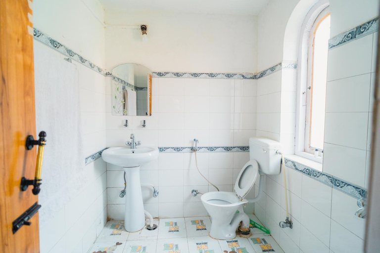 Bathroom 3, Pahalgam Resort and Cottages, Anantnag