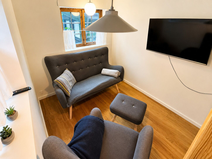 Living area 3, Charming Cottage Tórshavn City Center, Tórshavn