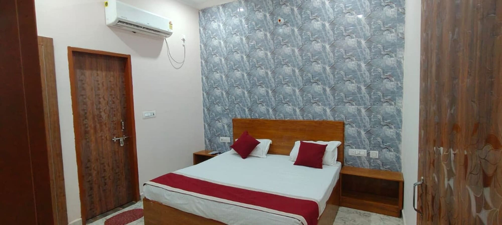 Room 5, Hotel Baldev Palace, Mathura