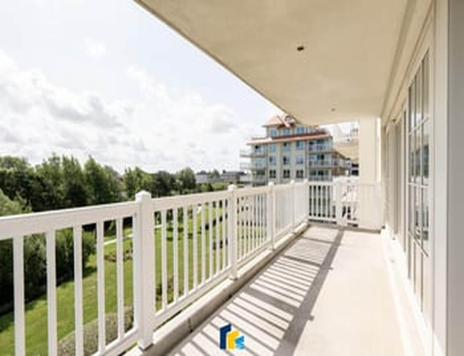Balcony 2, 2BR Apartment With Terrace Near Beach, West-Vlaanderen