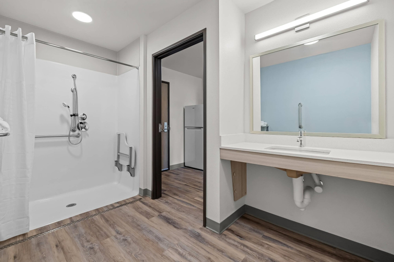 Bathroom 5, Woodspring Suites Manteca - Stockton South, San Joaquin