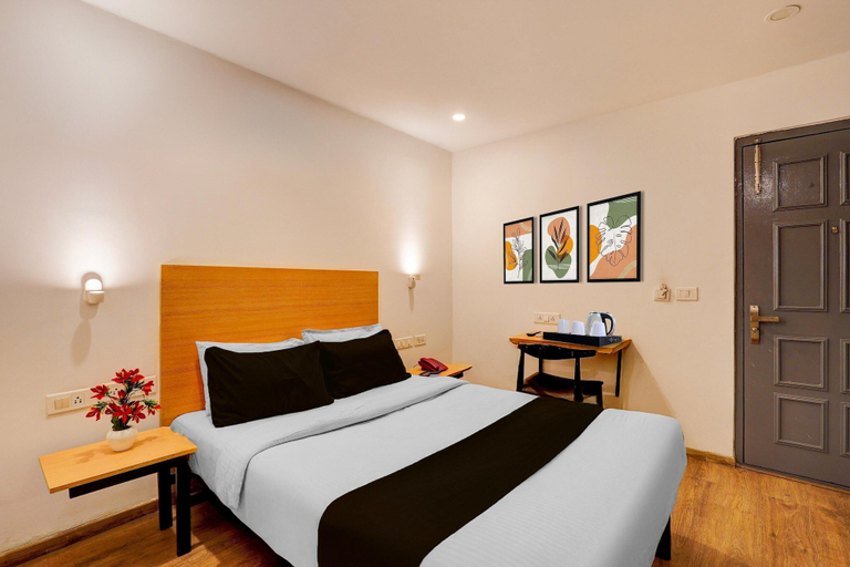 Room 2, Deluxetownhouse Sarjapur Near Bellandur, Bangalore