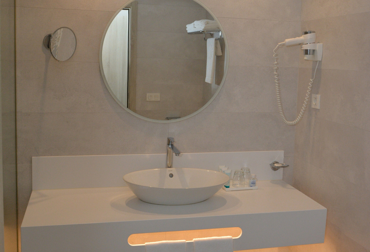 Bathroom 4, Bahia Principe Explore Fantasia – Hyatt Inclusive Collection, Santa Cruz de Tenerife