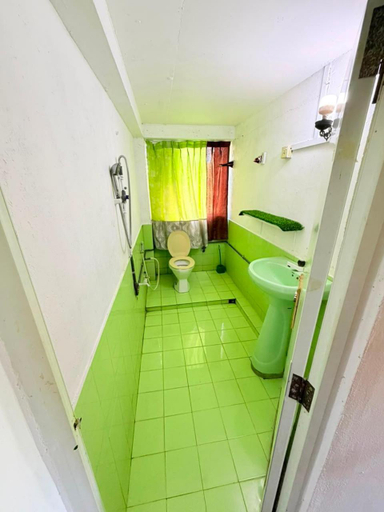 Bathroom 3, Coca Cola Hostel, Kaduwela