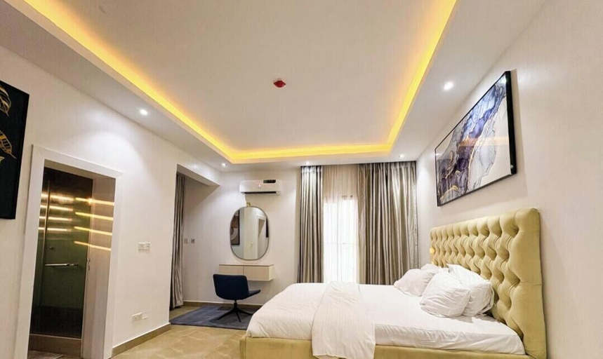 Room 1, Short Stays By CW, Eti-Osa