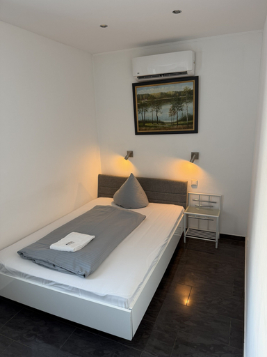 Bedroom 4, Hotel Rühen 24-hour check-in, free parking, guest kitchen, Gifhorn