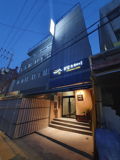 Exterior detail, Yundam Stay Hostel, Jongno