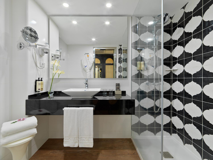 Bathroom 5, H10 Gran Tinerfe Adults Only, Santa Cruz de Tenerife