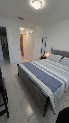 Room 4, Bed & Breakfast Coconut Grove Miami, Miami-Dade