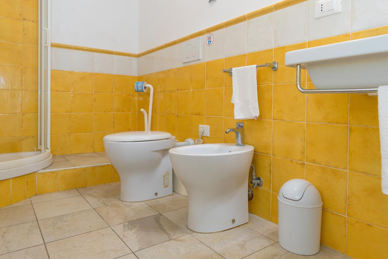 Bathroom 3, Villa Sofia, Livorno