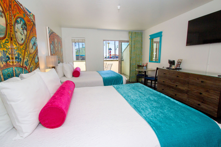 Room 5, Carousel Beach Inn, Santa Cruz