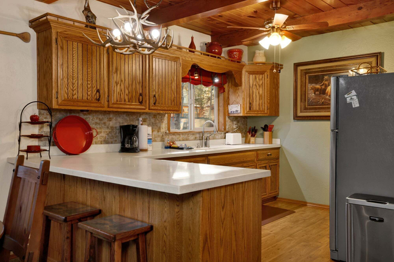 Private kitchen 5, Oakwood Cottage #2582, San Bernardino