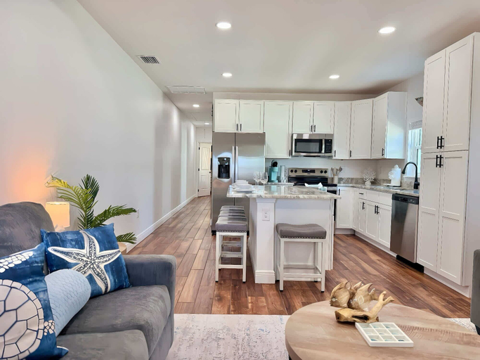Interior 5, The Stingray Glide Into Your Beach Adventure!, Charlotte