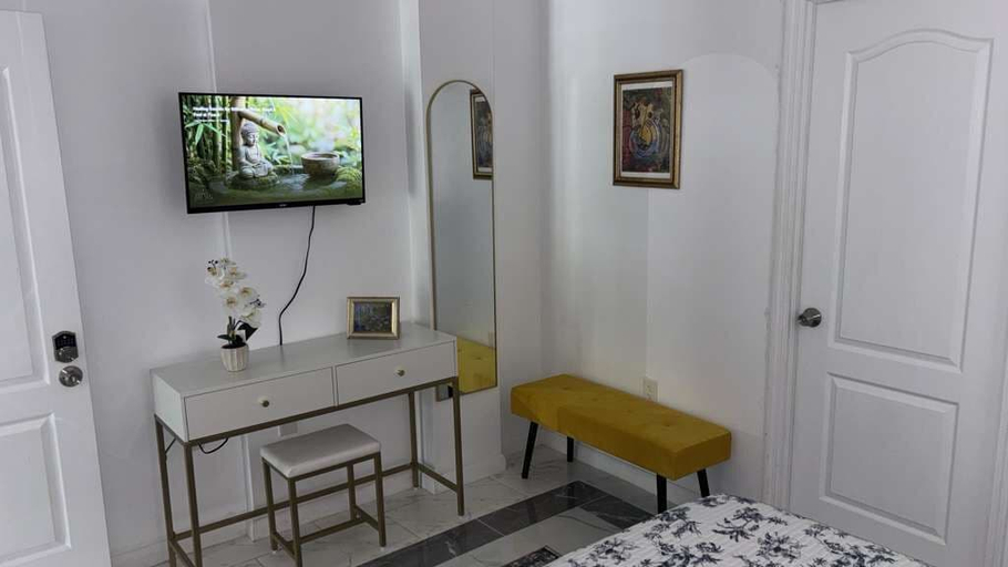 Room 5, Bed & Breakfast Coconut Grove Miami, Miami-Dade