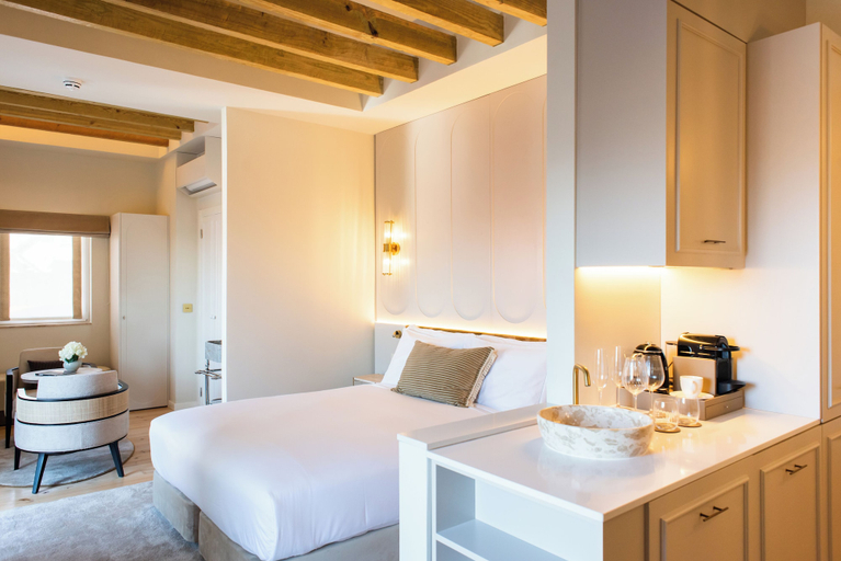 Room 4, Villa Dorothea, Lisbon