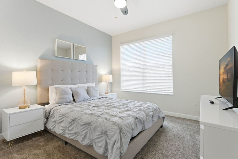 Room 4, 5BR Family Home, Pool, Theme Beds, Space, Location, Osceola