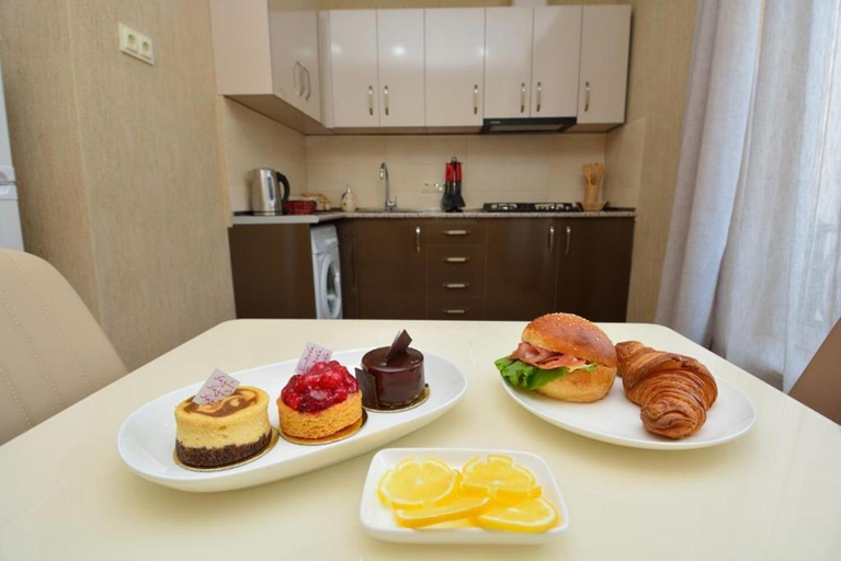 Food & Drinks, Apartment on Marjanishvili Square, Tbilisi