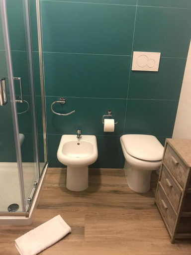 Bathroom 4, B&B Hollywood - Parcheggio Privato, Lecce