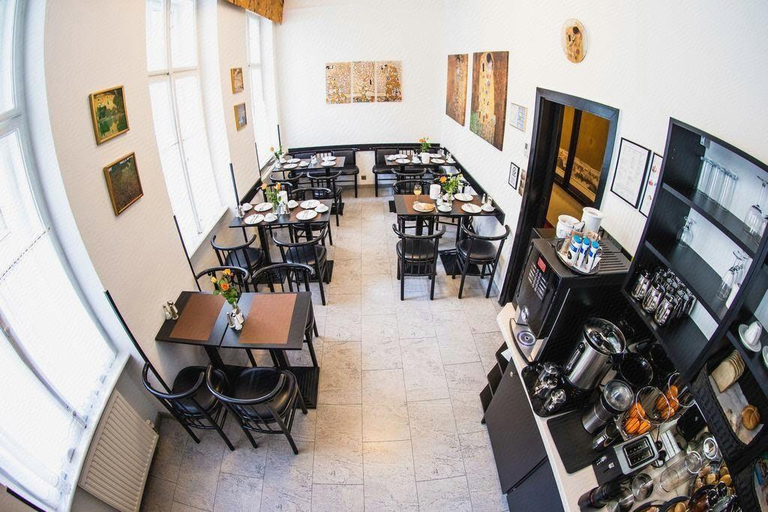 Food & Drinks 4, City Pension Stephansplatz I Self Check In I AC in all rooms, Wien
