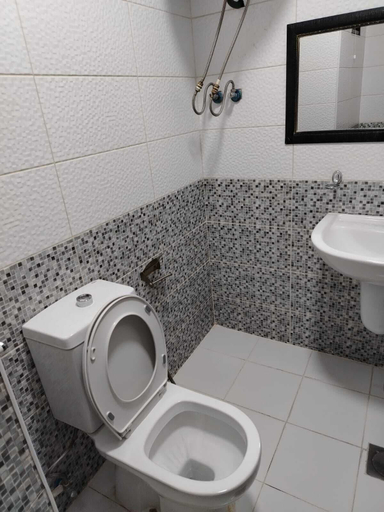 Bathroom 3, Siveen Hotel, Wadi Essier