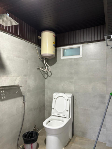 Bathroom 5, Hideout Backpackers Hostel, Darjiling
