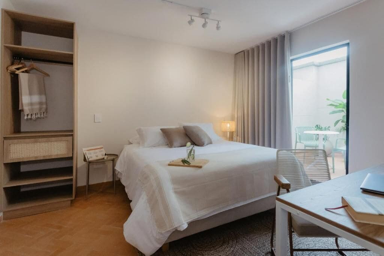 Room 4, Pranik Living Co-mmunity, Medellín