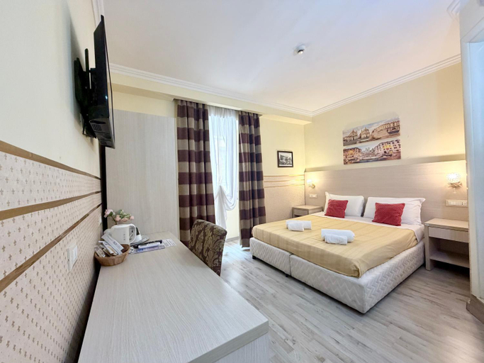 Bedroom 2, Booking House, Rome