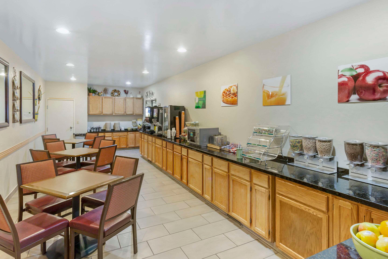 Food & Drinks 5, Quality Suites Moab Near Arches National Park, Grand
