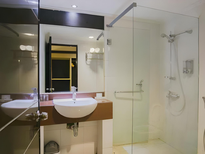 bathroom 19