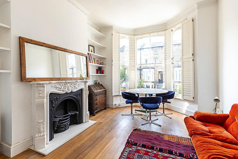 Others 4, Retro Charm and Modern Comforts, London