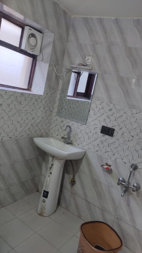 Bathroom 3, HOTEL MOMIN, Srinagar