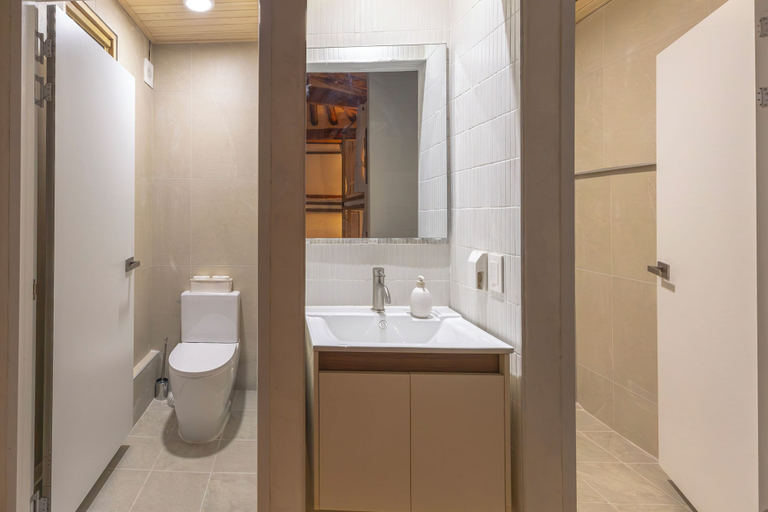 Bathroom 4, Damitory inn Dongmyo, Jongno