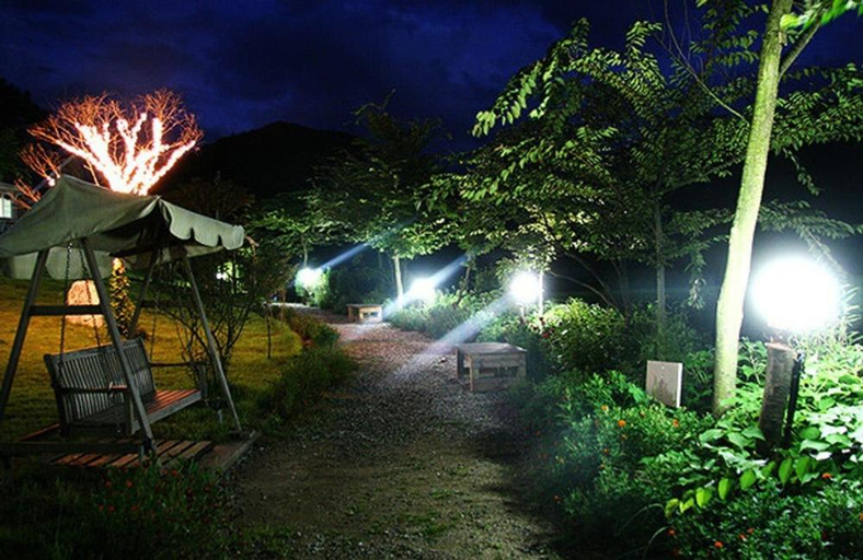 Others 4, Anmyeondo Lake Park Pension, Taean