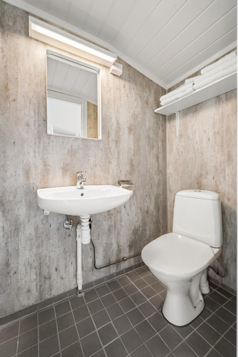 Bathroom 3, Kronborg marina, Averøy