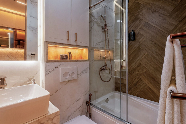 Bathroom 5, Fusion 93B, Santafé de Bogotá
