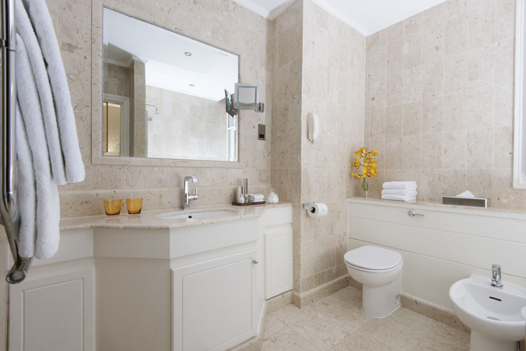 Bathroom 5, Taj 51 Buckingham Gate Suites and Residences, London