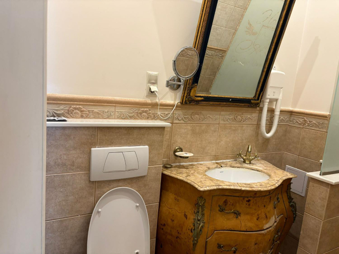Bathroom 3, hotel Angelo D'oro, Ploiesti