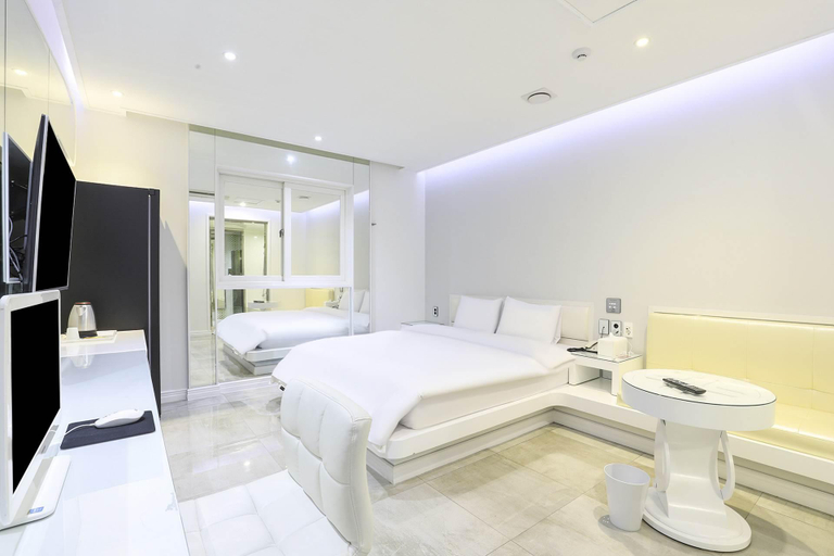 Bedroom 2, Gumi Okgye Luxury Self Check-in hotel, Gumi