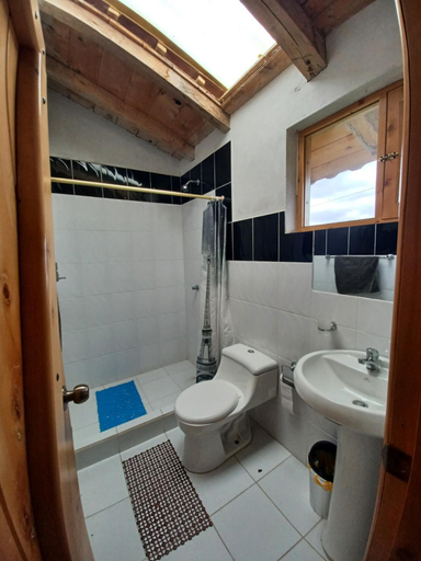 Bathroom 3, Hostal el Vaquero, Sigchos