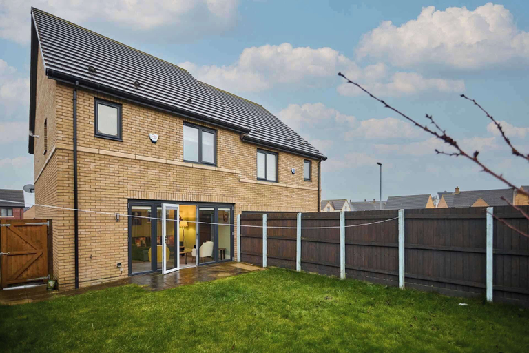 Exterior 5, House Sleeps 8 With Wifi, Northamptonshire