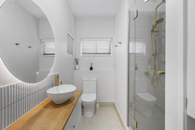 Bathroom, Courtyard 1-Bed Apartment in New Farm, New Farm