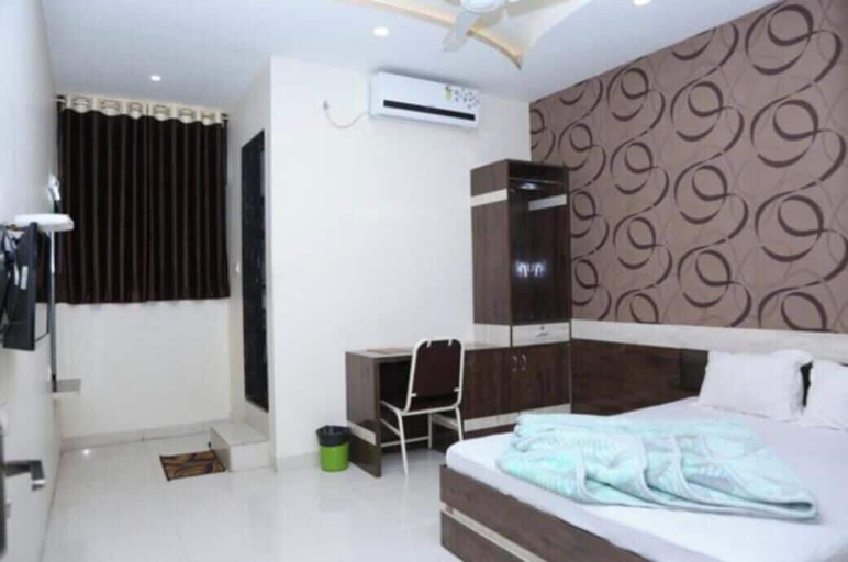 Room 2, Hotel Baghban Palace, Wardha