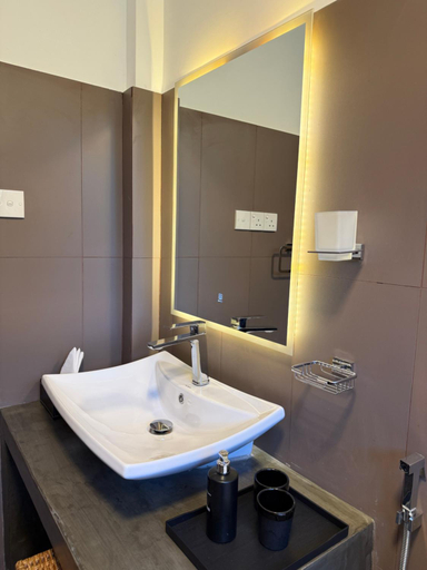 Bathroom, Turtle Pond Wilpattu, Nochchiyagama