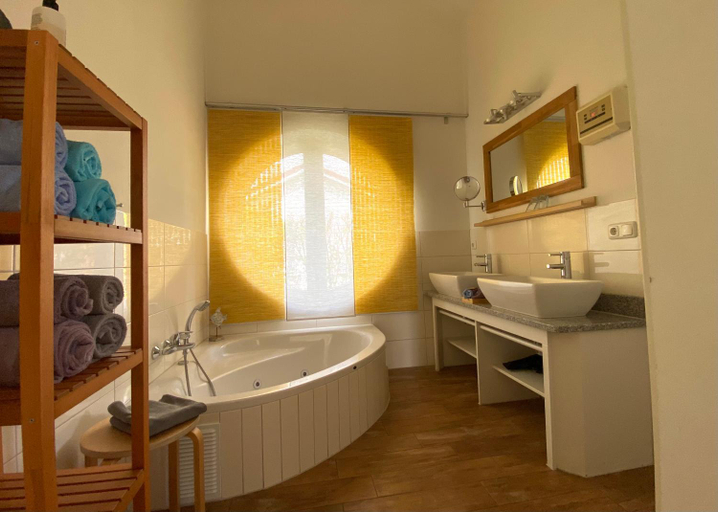 Bathroom 3, Schlei Resort Marina Hulsen, Rendsburg-Eckernförde