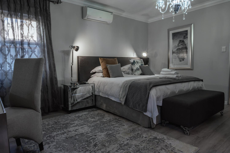 Bedroom 2, Royal Albert Suites, City of Tshwane