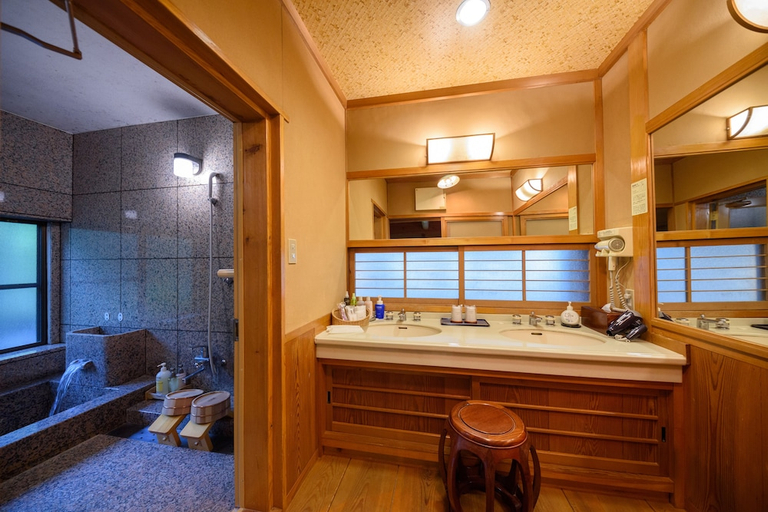 Bathroom, Musouen, Yufu