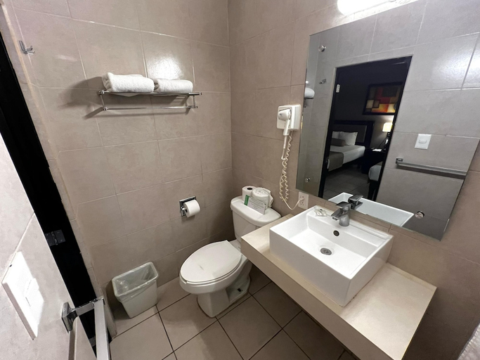 Bathroom 3, La Siesta, Mazatlán