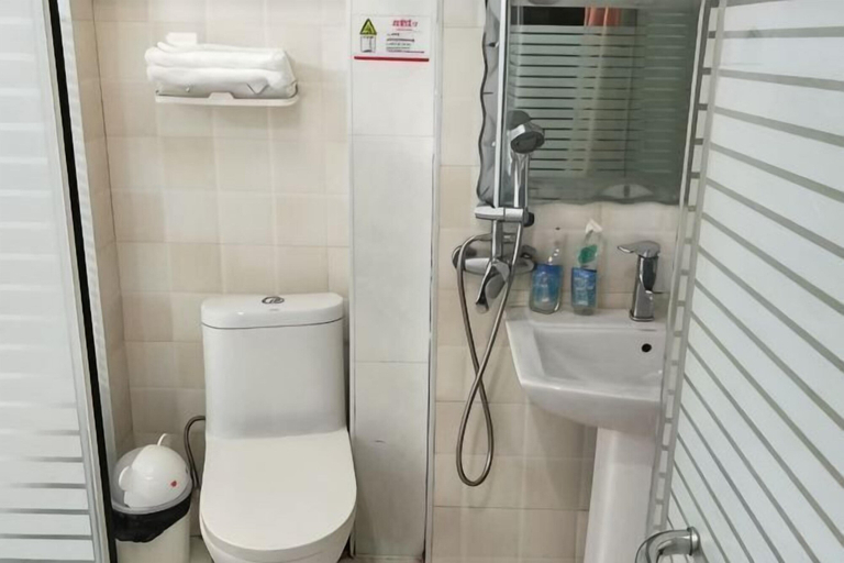 Bathroom, Suifenhe Yunjia Hotel, Mudanjiang