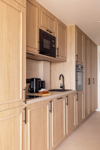 Private kitchen 3, 1bdr/4p Flat With Stunning sea Views, Alpes-Maritimes